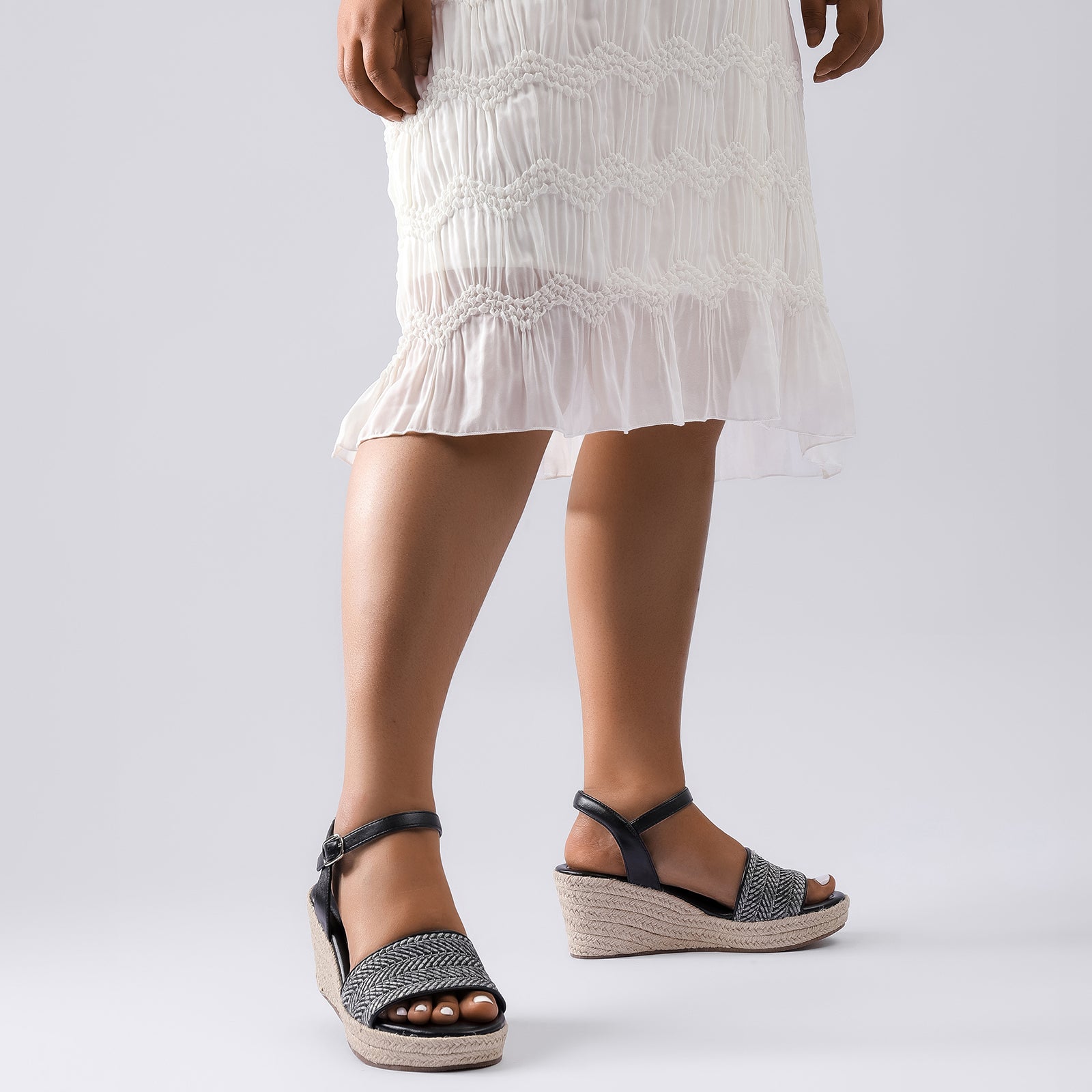 Ruiee Wide Width Wedge Sandals for Women, Ankle Strap Cute Round Toe Summer Raffia Shoes Platform Espadrille Wedge Dressy Women Sandals.